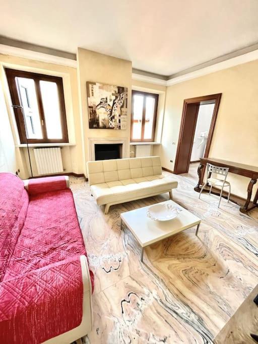 מאנטובה Apartment Under The Basilica Of Sant'Andrea מראה חיצוני תמונה