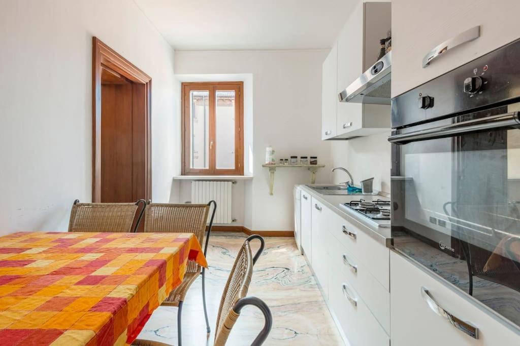 מאנטובה Apartment Under The Basilica Of Sant'Andrea מראה חיצוני תמונה