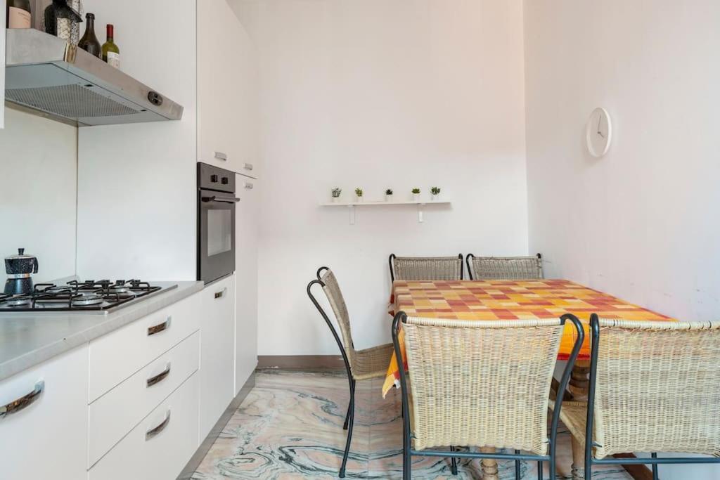 מאנטובה Apartment Under The Basilica Of Sant'Andrea מראה חיצוני תמונה