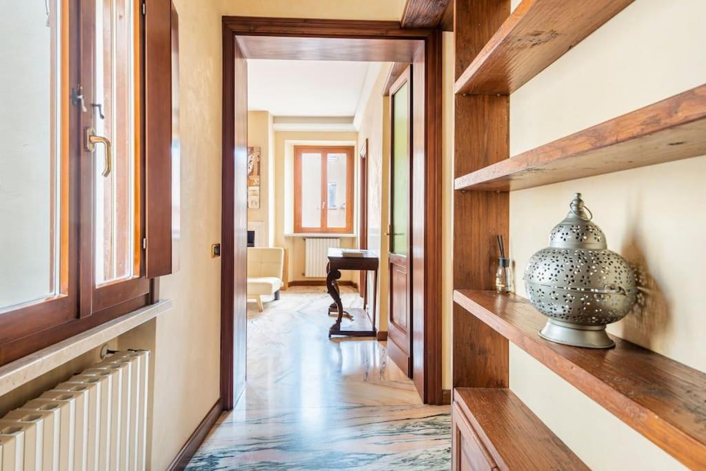 מאנטובה Apartment Under The Basilica Of Sant'Andrea מראה חיצוני תמונה
