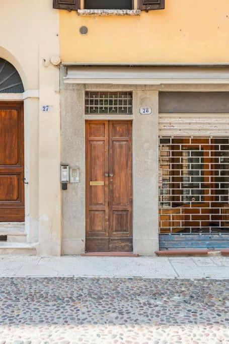 מאנטובה Apartment Under The Basilica Of Sant'Andrea מראה חיצוני תמונה