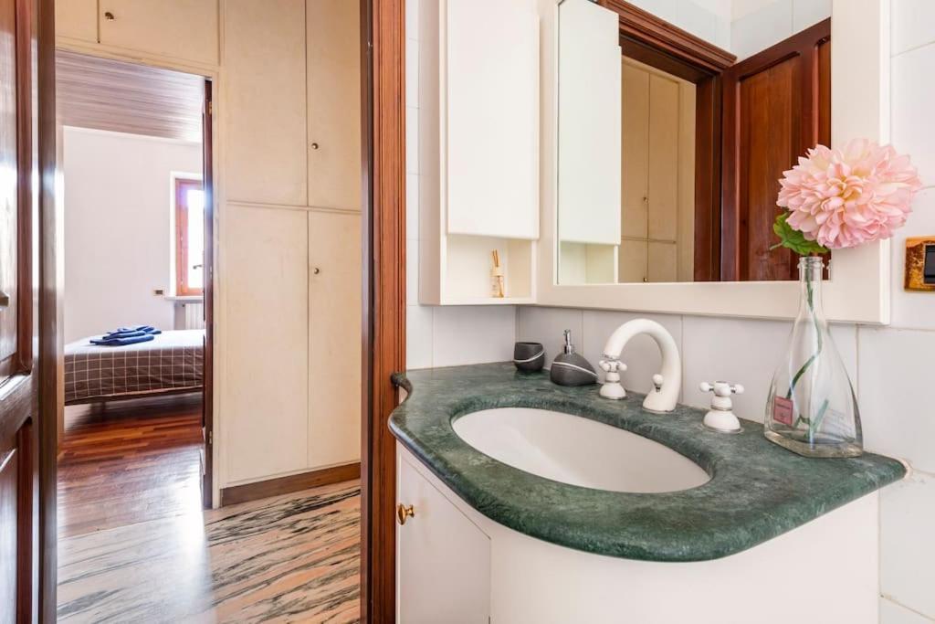 מאנטובה Apartment Under The Basilica Of Sant'Andrea מראה חיצוני תמונה
