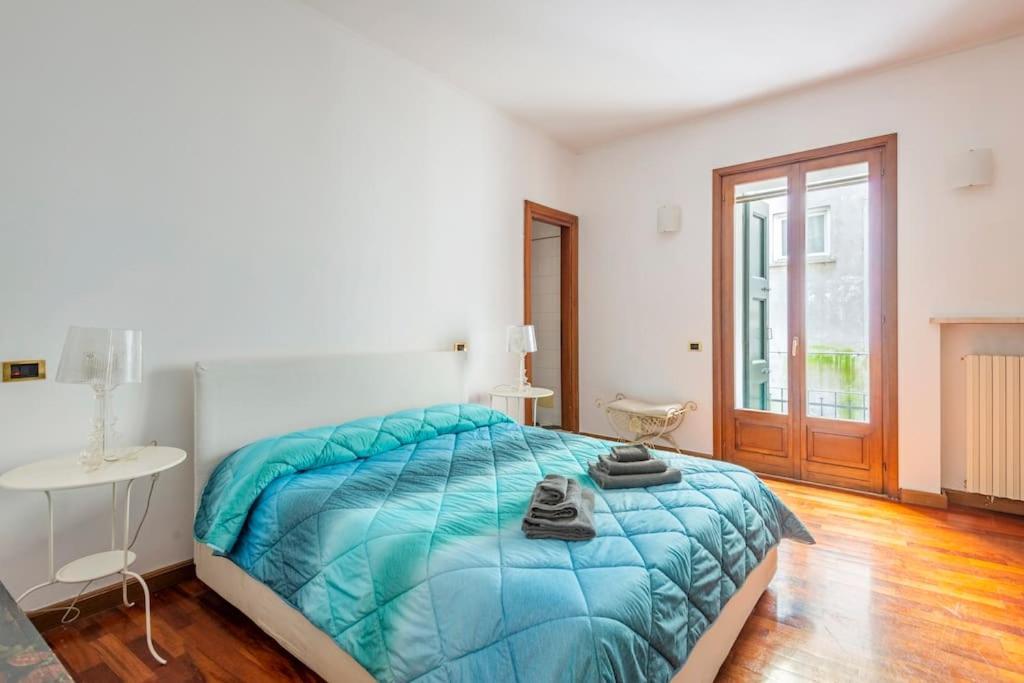 מאנטובה Apartment Under The Basilica Of Sant'Andrea מראה חיצוני תמונה